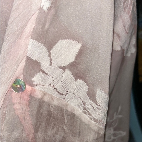 Simply Couture. Elegant Pink Lace Women's Top - Picture 9 of 12